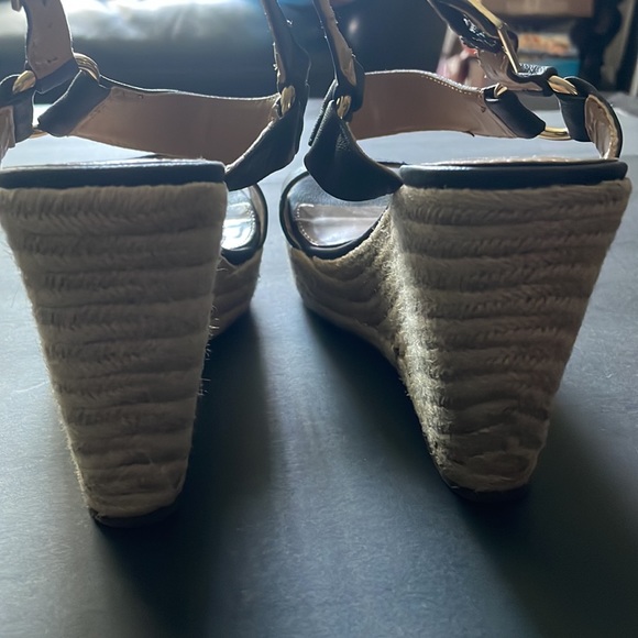 Women's Shoes - Picture 6 of 8